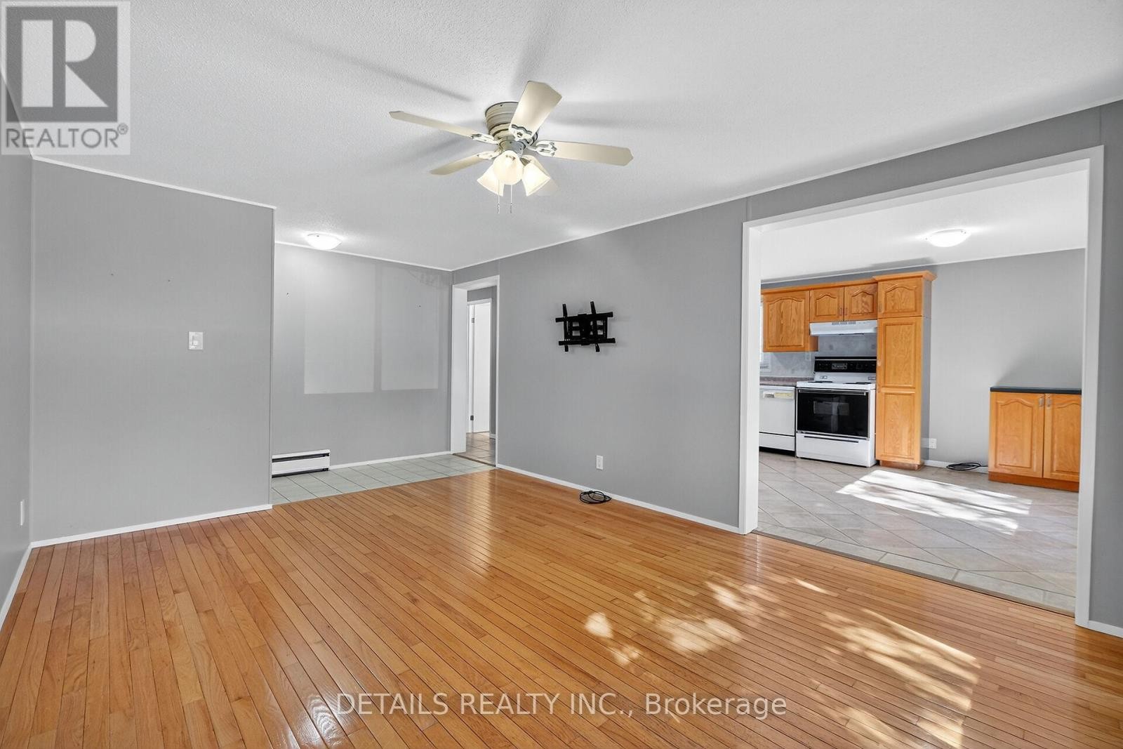 












289 AMIENS STREET

,
Ottawa,




Ontario
K1E1N3

