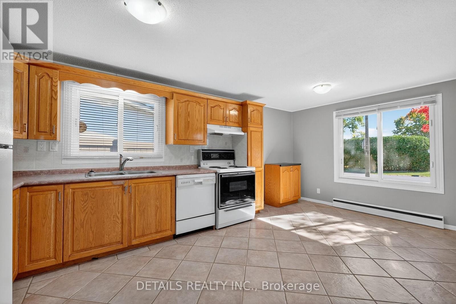 












289 AMIENS STREET

,
Ottawa,




Ontario
K1E1N3

