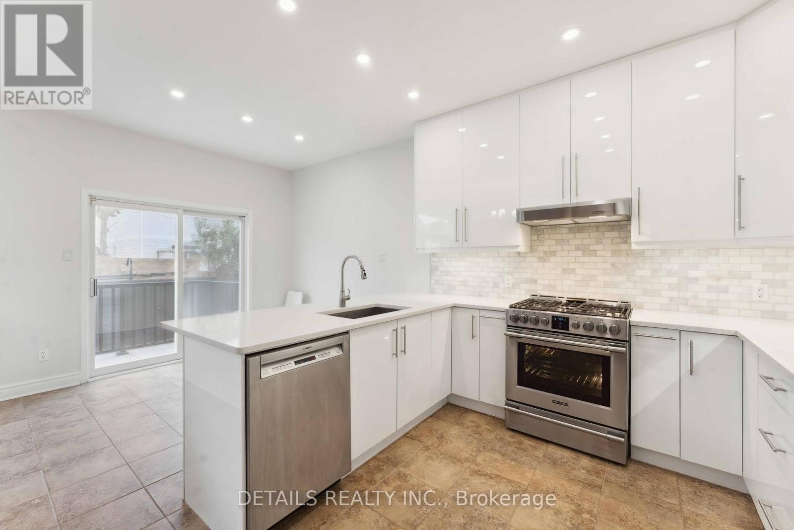 












85 CALAVERAS AVENUE

,
Ottawa,




Ontario
K2J4Z7

