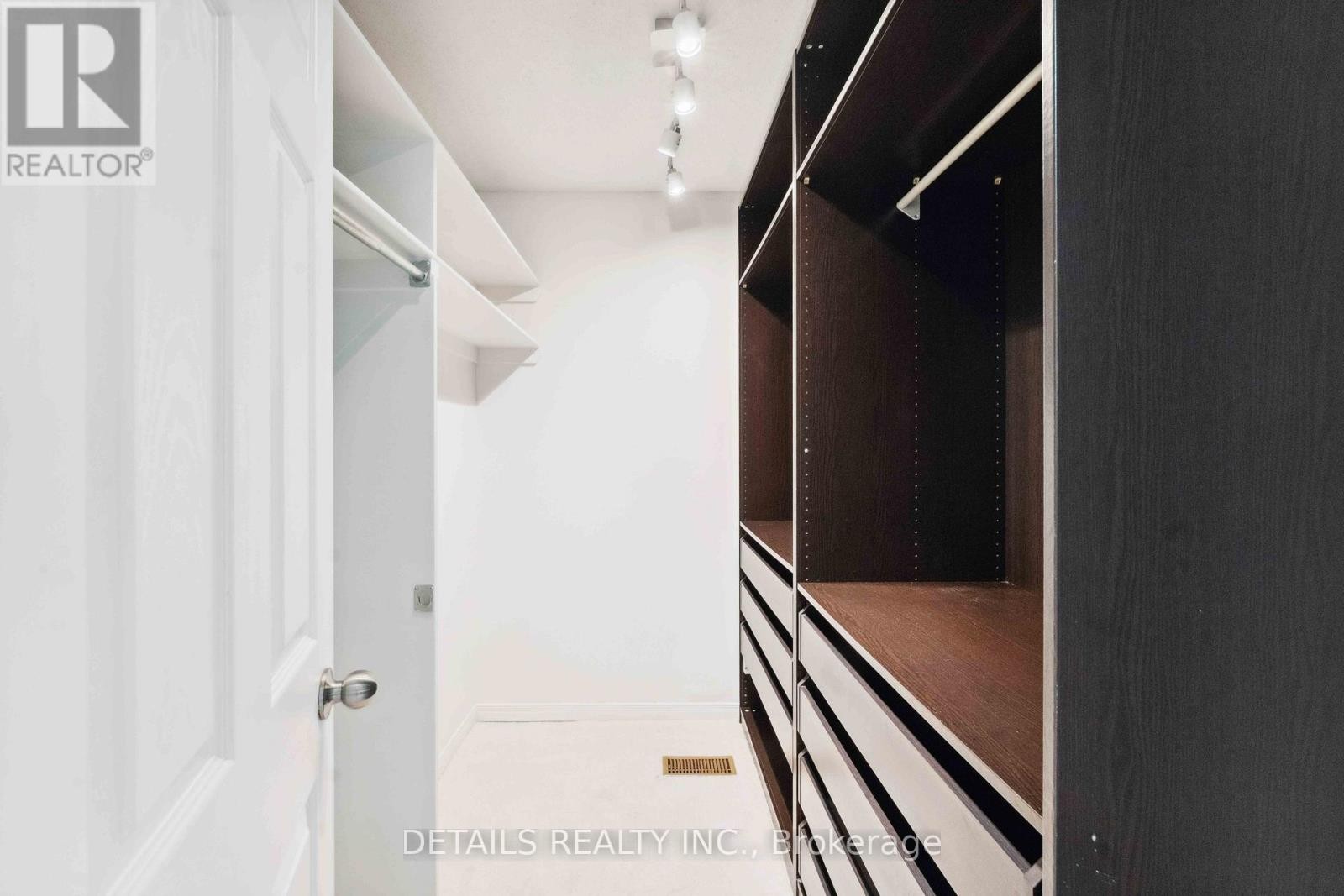 












85 CALAVERAS AVENUE

,
Ottawa,




Ontario
K2J4Z7

