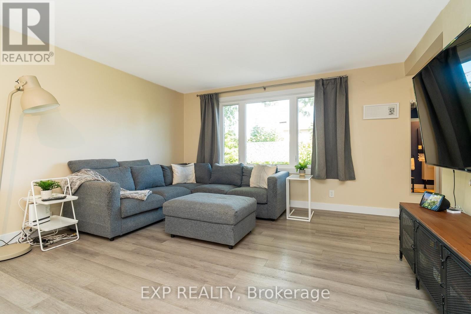 












336 POULIN AVENUE

,
Ottawa,




Ontario
K2B5T8

