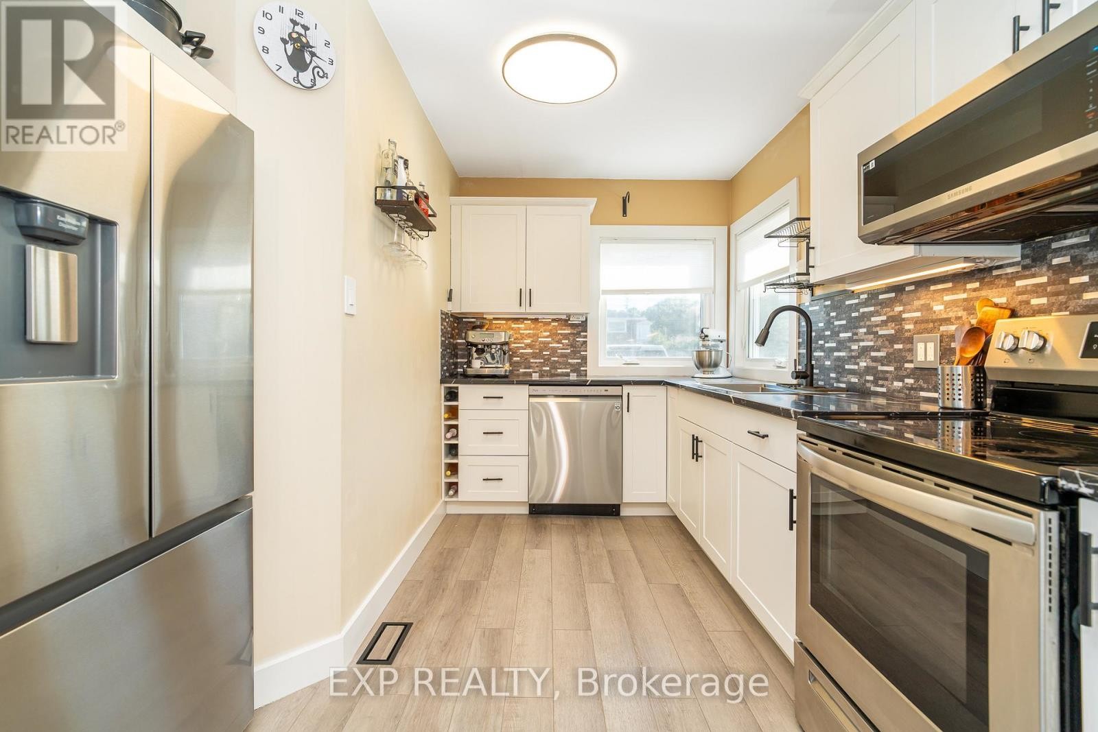 












336 POULIN AVENUE

,
Ottawa,




Ontario
K2B5T8

