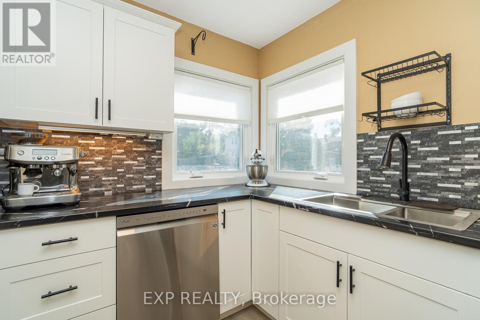 












336 POULIN AVENUE

,
Ottawa,




Ontario
K2B5T8

