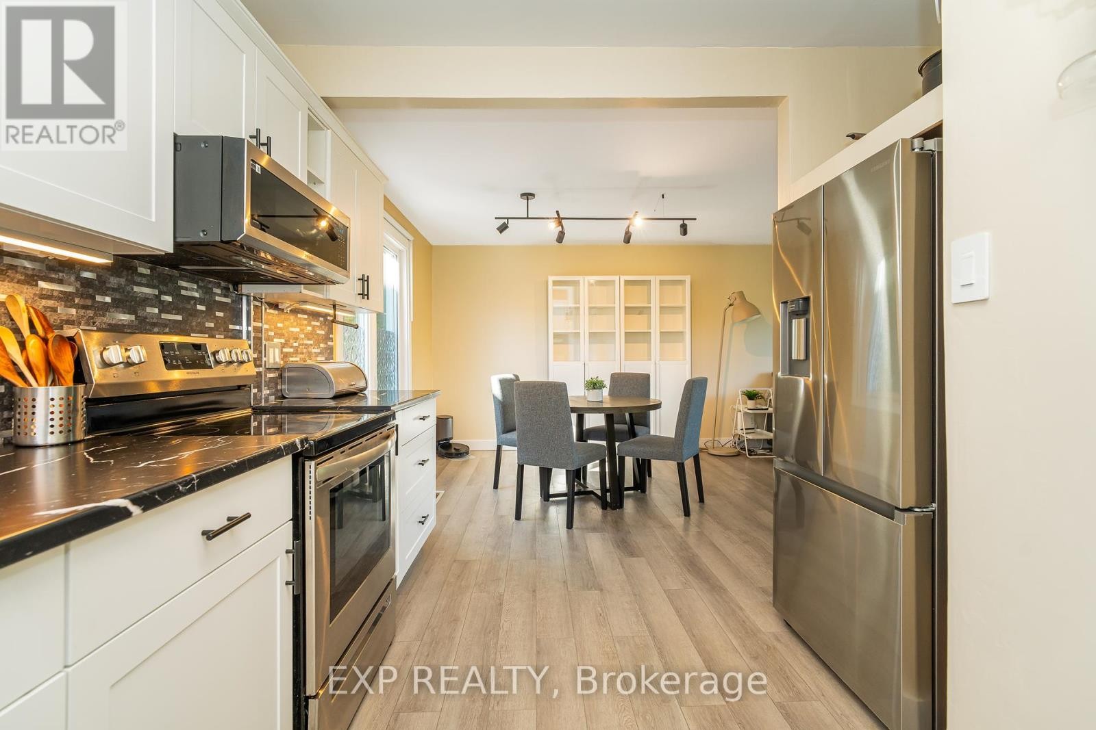 












336 POULIN AVENUE

,
Ottawa,




Ontario
K2B5T8

