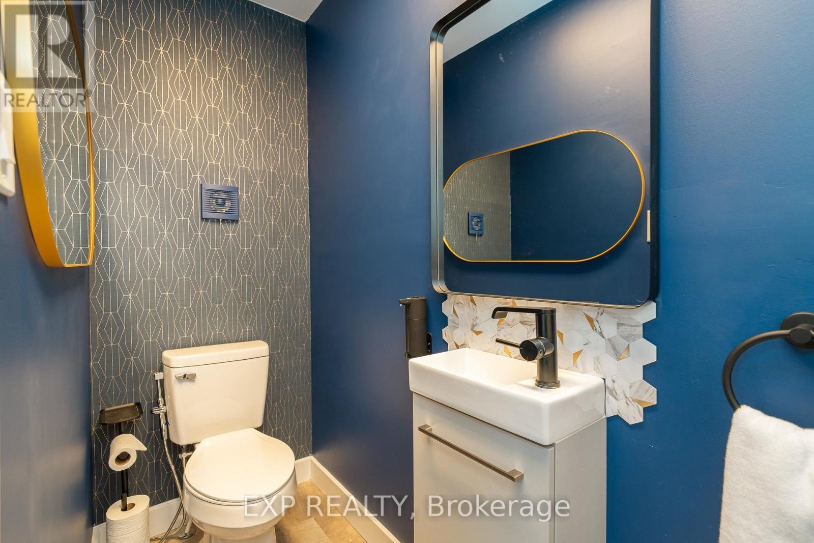 












336 POULIN AVENUE

,
Ottawa,




Ontario
K2B5T8

