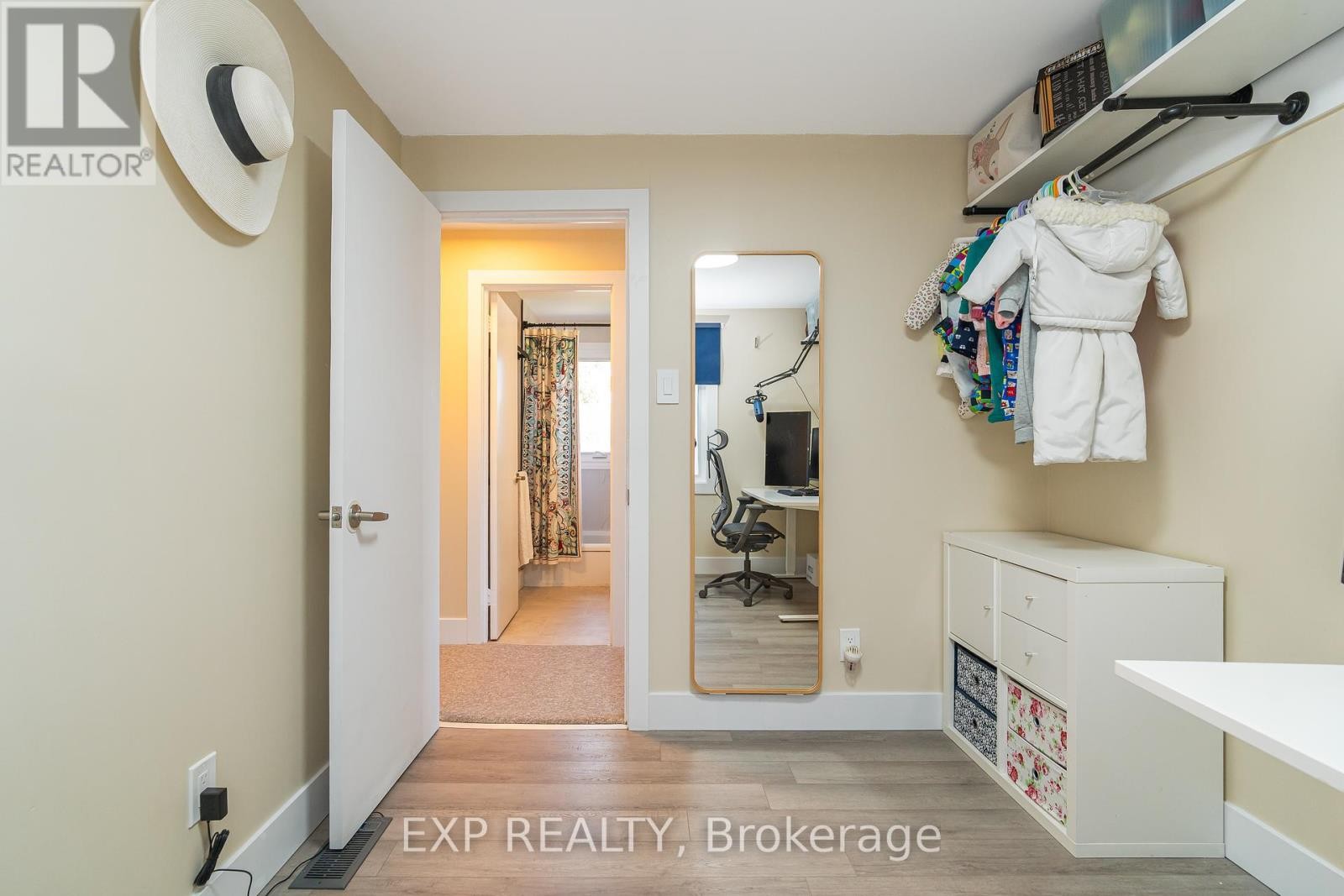 












336 POULIN AVENUE

,
Ottawa,




Ontario
K2B5T8

