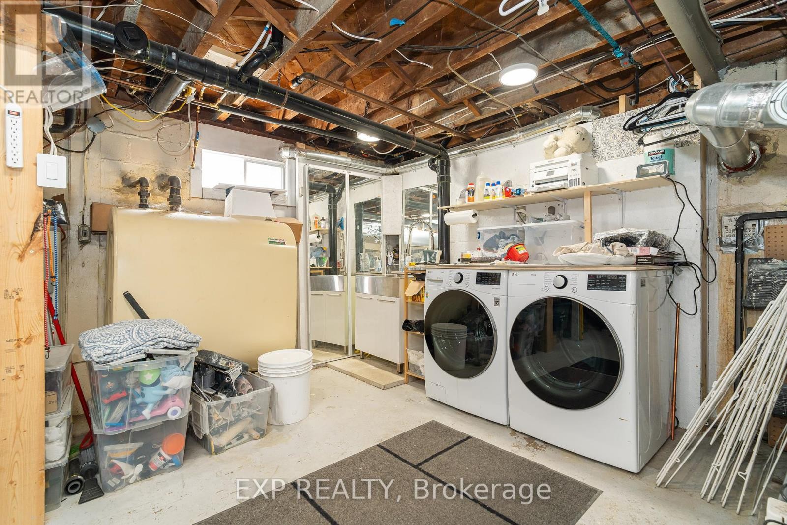 












336 POULIN AVENUE

,
Ottawa,




Ontario
K2B5T8

