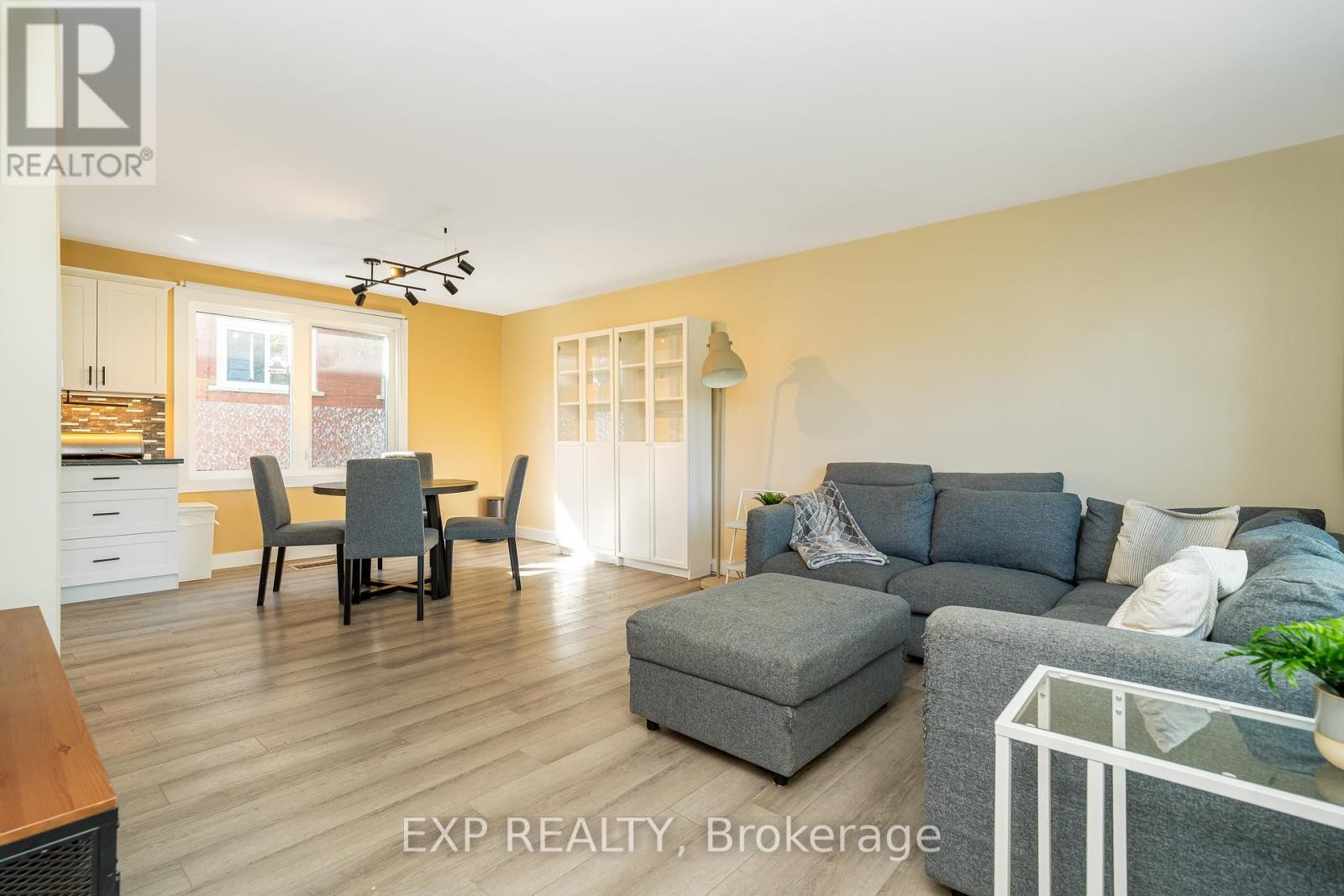 












336 POULIN AVENUE

,
Ottawa,




Ontario
K2B5T8

