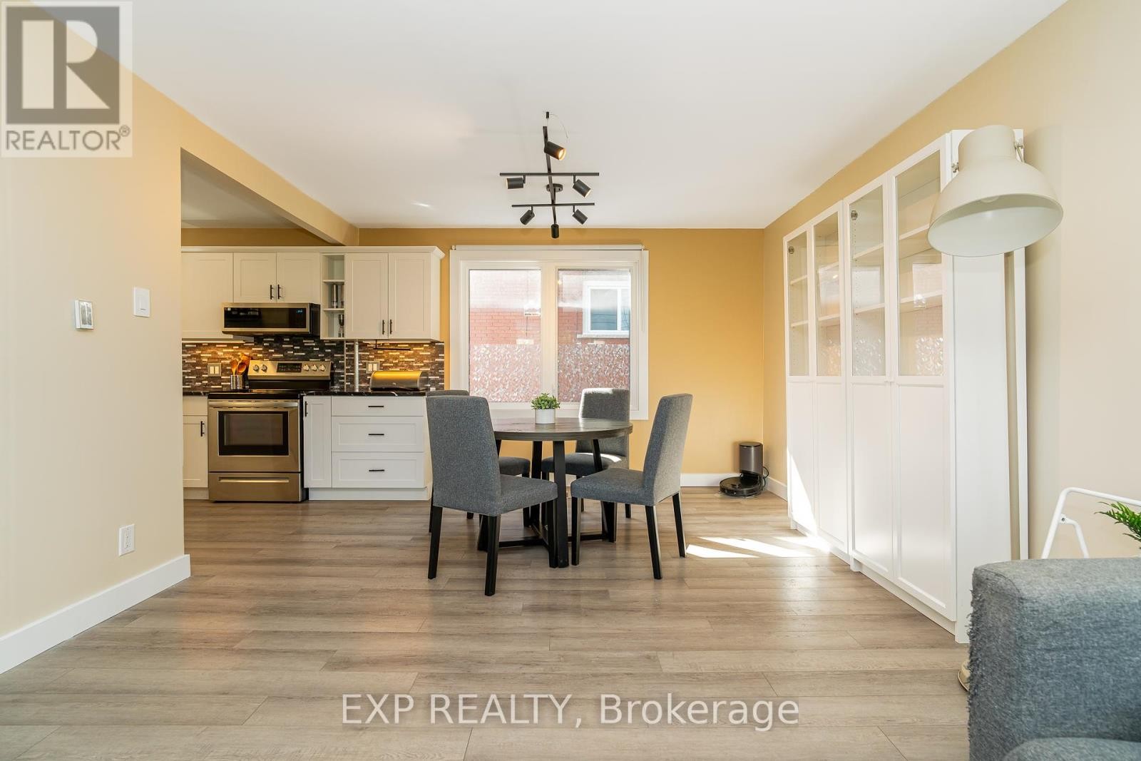 












336 POULIN AVENUE

,
Ottawa,




Ontario
K2B5T8

