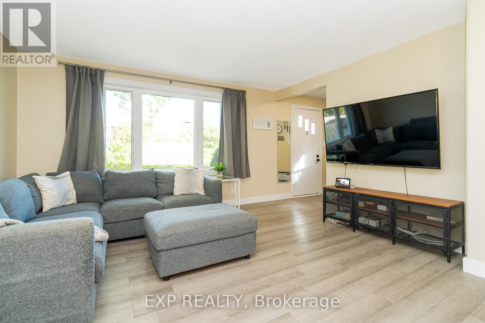 












336 POULIN AVENUE

,
Ottawa,




Ontario
K2B5T8

