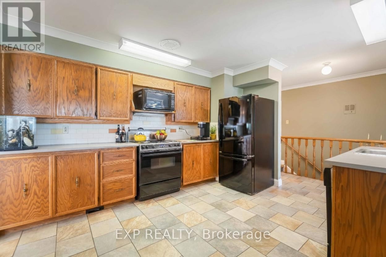 












1038 WHITE LAKE ROAD

,
Arnprior,




Ontario
K7S3G9

