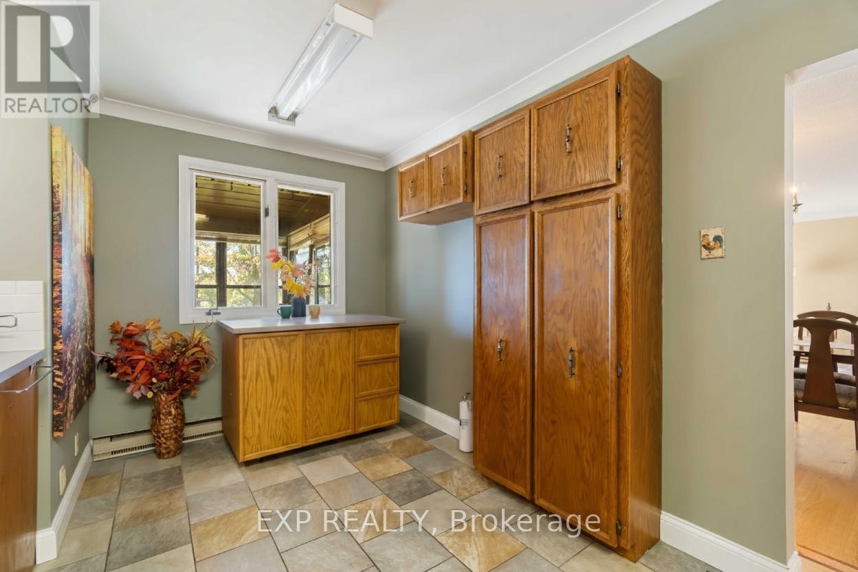 












1038 WHITE LAKE ROAD

,
Arnprior,




Ontario
K7S3G9

