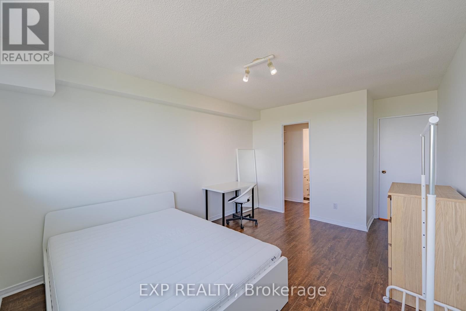 












1111 - 555 BRITTANY DRIVE

,
Ottawa,




Ontario
K1K4C5

