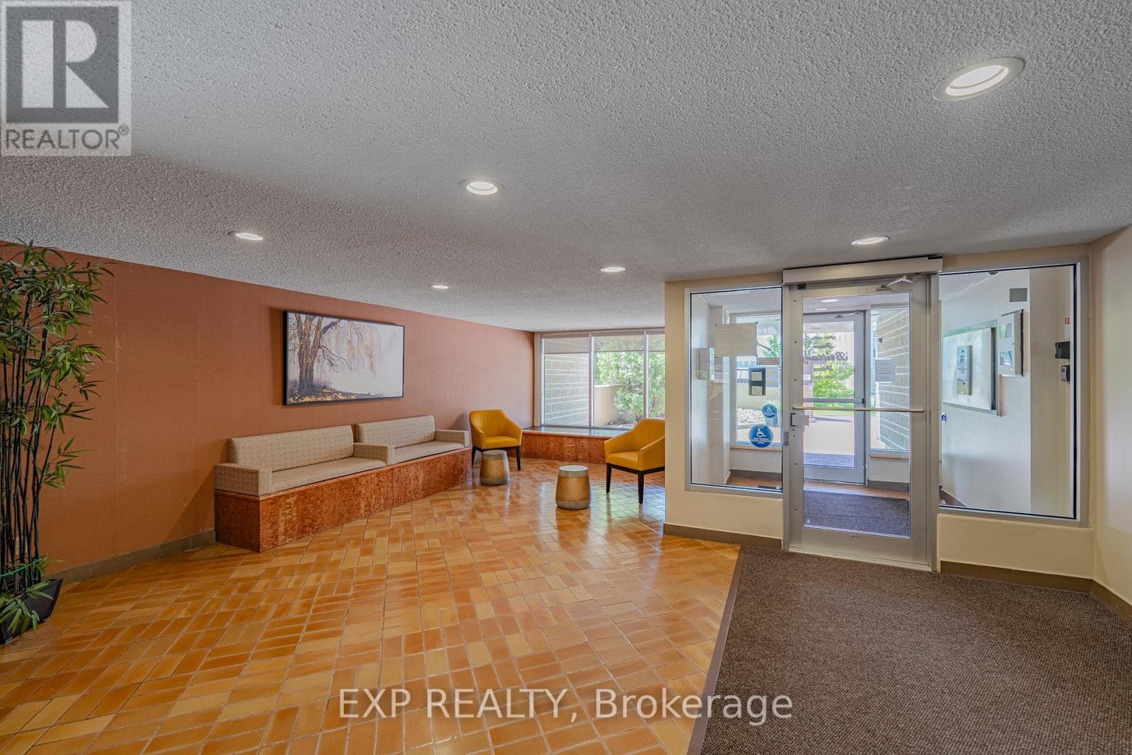 












1111 - 555 BRITTANY DRIVE

,
Ottawa,




Ontario
K1K4C5

