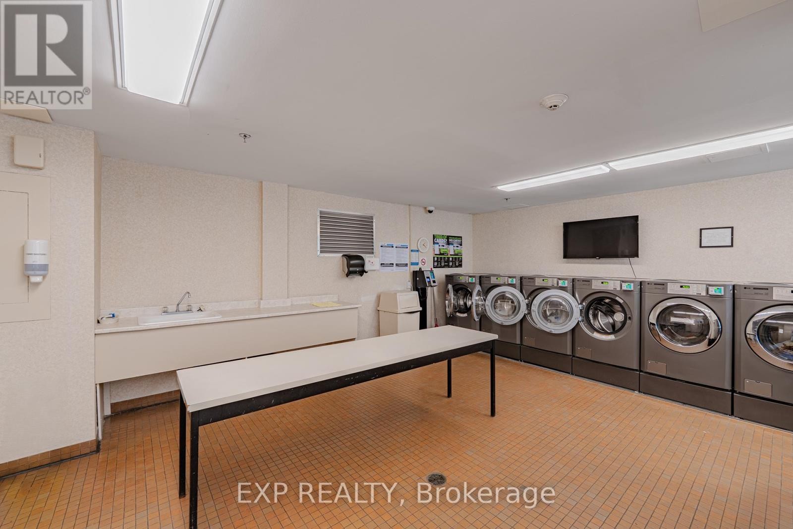 












1111 - 555 BRITTANY DRIVE

,
Ottawa,




Ontario
K1K4C5

