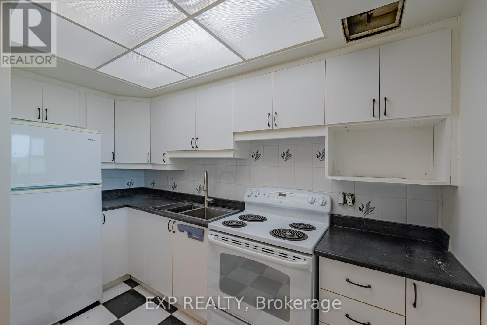 












1111 - 555 BRITTANY DRIVE

,
Ottawa,




Ontario
K1K4C5

