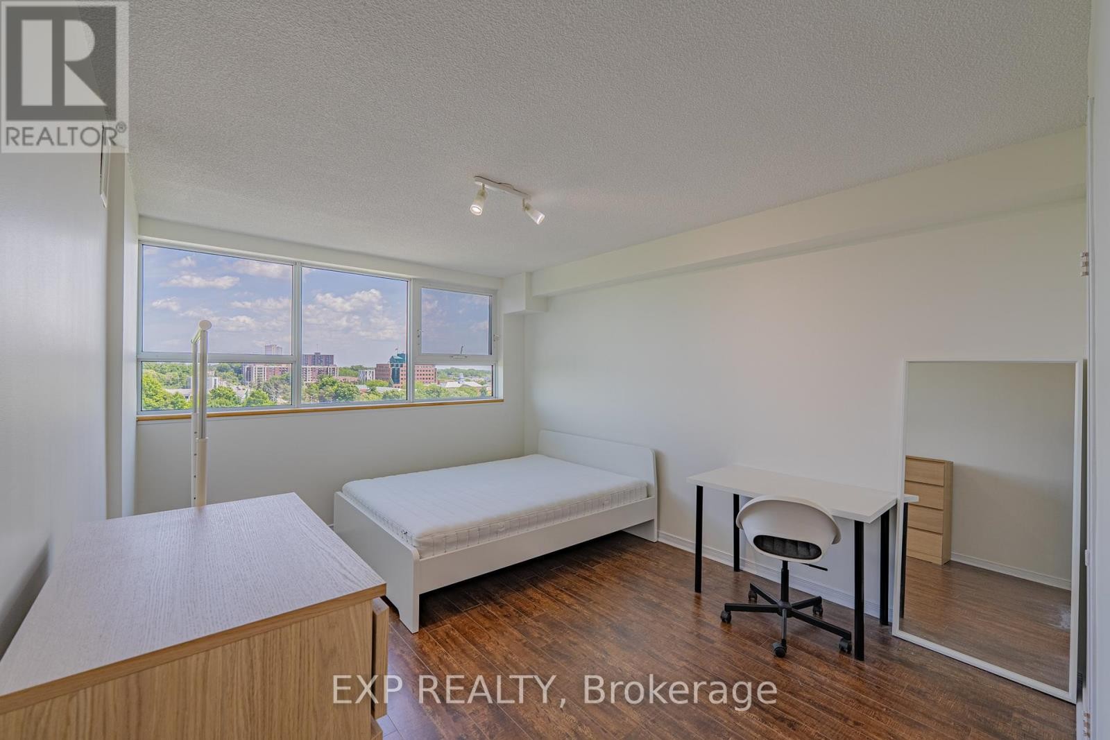 












1111 - 555 BRITTANY DRIVE

,
Ottawa,




Ontario
K1K4C5

