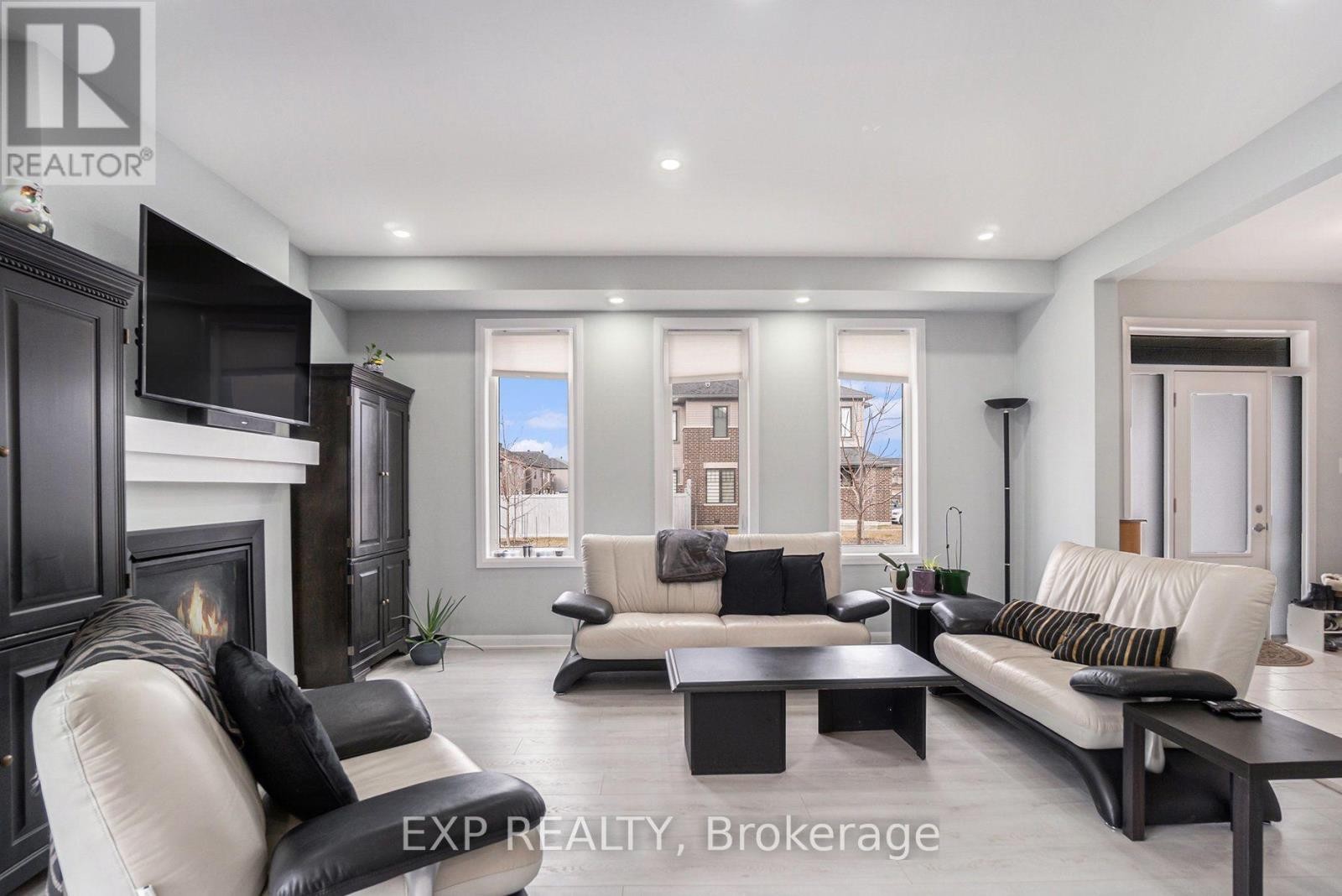 












796 CAPPAMORE DRIVE

,
Ottawa,




Ontario
K2J6V6

