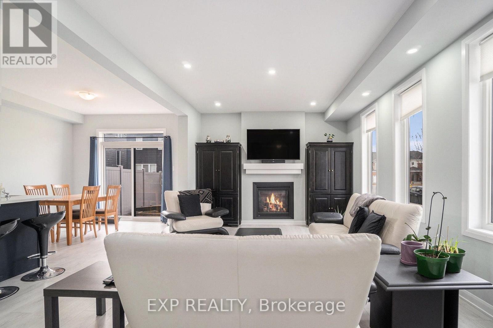 












796 CAPPAMORE DRIVE

,
Ottawa,




Ontario
K2J6V6

