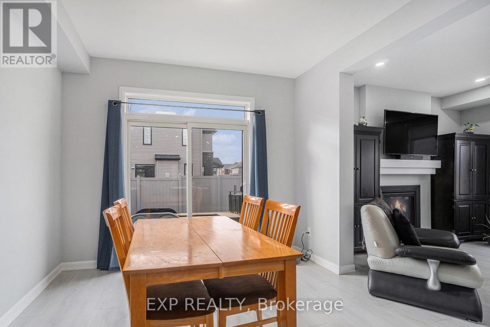 












796 CAPPAMORE DRIVE

,
Ottawa,




Ontario
K2J6V6

