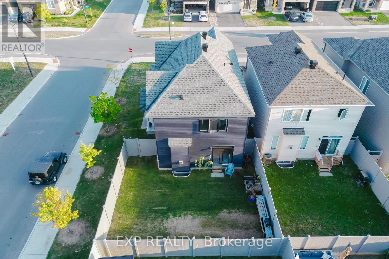 












796 CAPPAMORE DRIVE

,
Ottawa,




Ontario
K2J6V6

