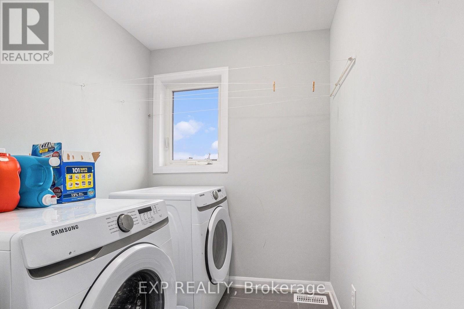 












796 CAPPAMORE DRIVE

,
Ottawa,




Ontario
K2J6V6

