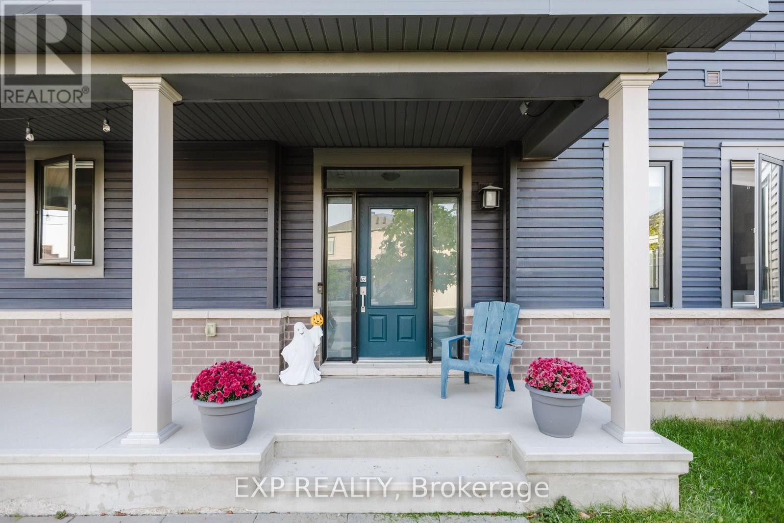 












796 CAPPAMORE DRIVE

,
Ottawa,




Ontario
K2J6V6

