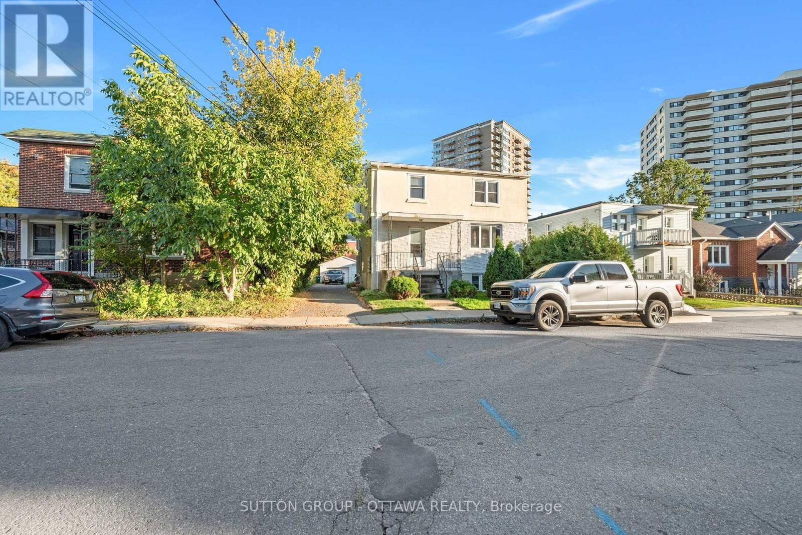 












82 GENEST STREET

,
Ottawa,




Ontario
K1L7Z2

