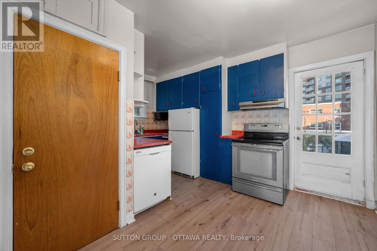 












82 GENEST STREET

,
Ottawa,




Ontario
K1L7Z2

