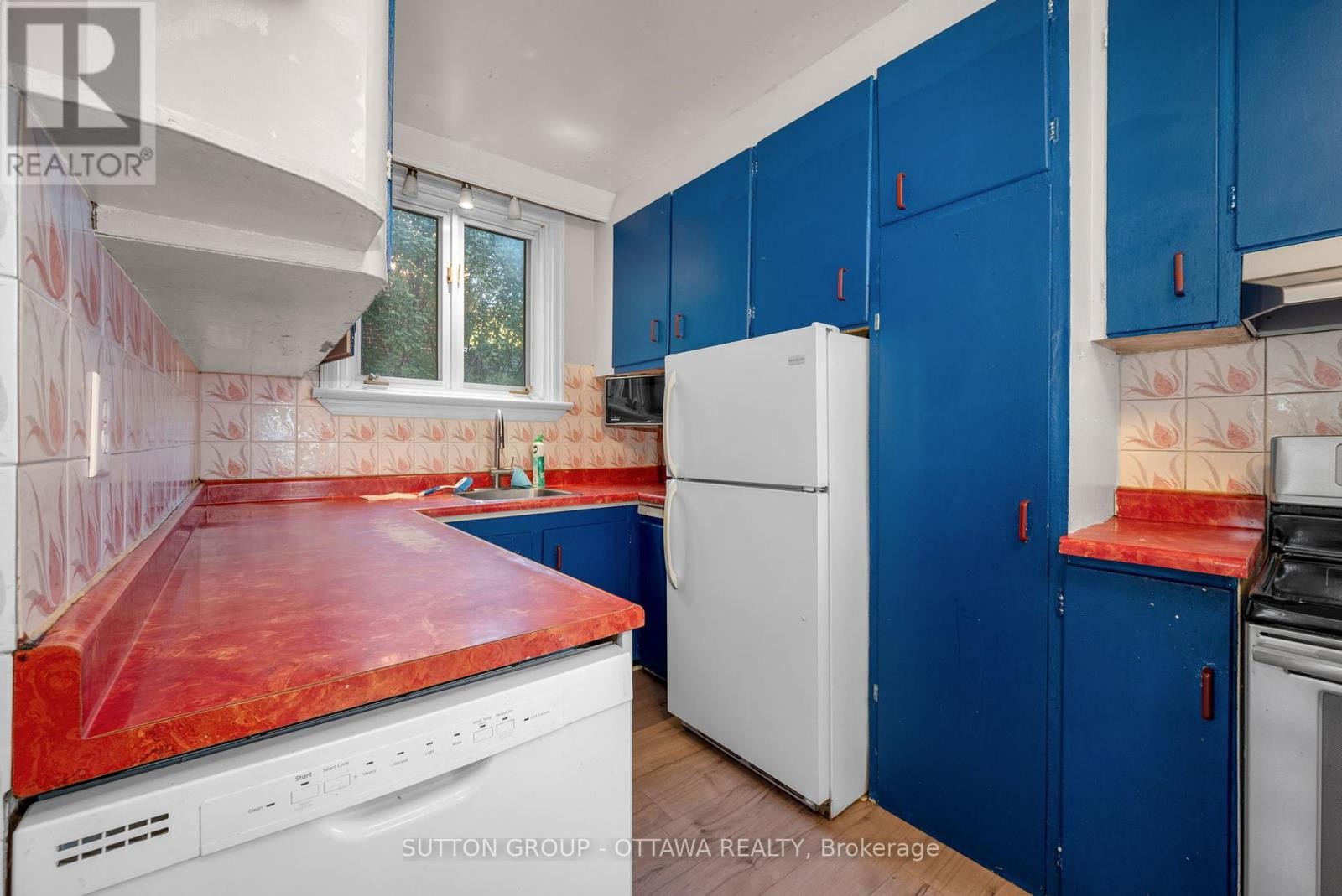 












82 GENEST STREET

,
Ottawa,




Ontario
K1L7Z2

