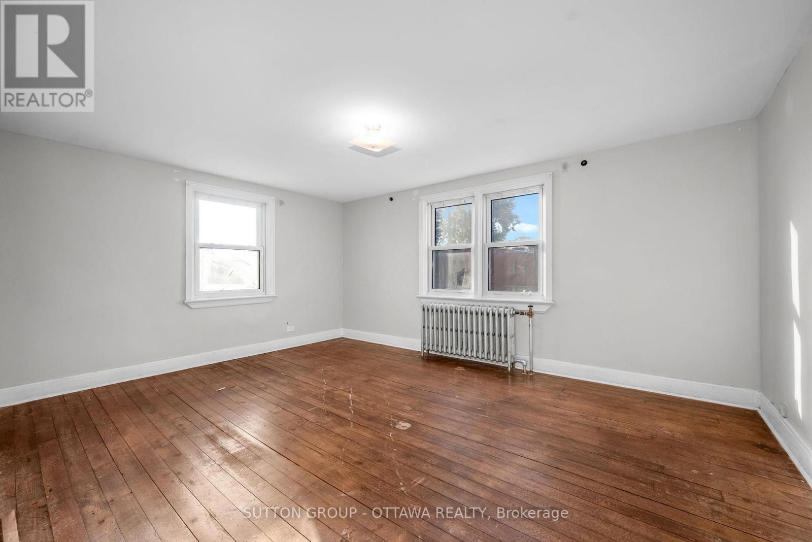 












82 GENEST STREET

,
Ottawa,




Ontario
K1L7Z2

