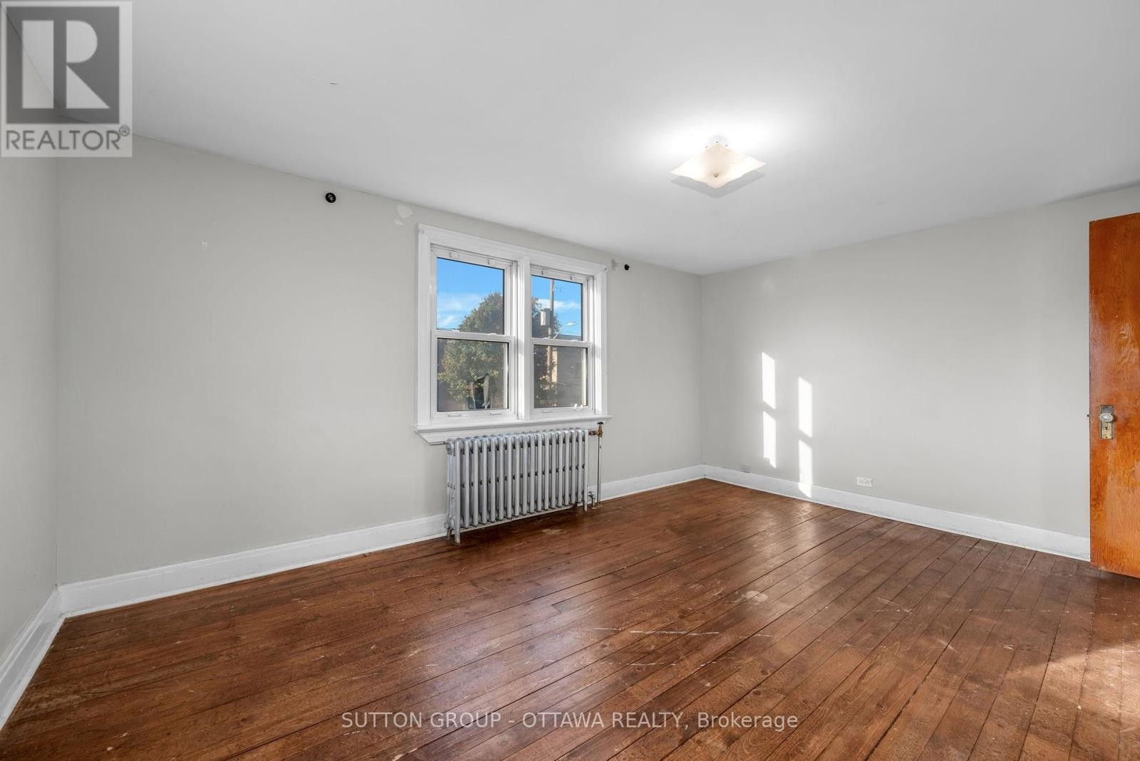 












82 GENEST STREET

,
Ottawa,




Ontario
K1L7Z2

