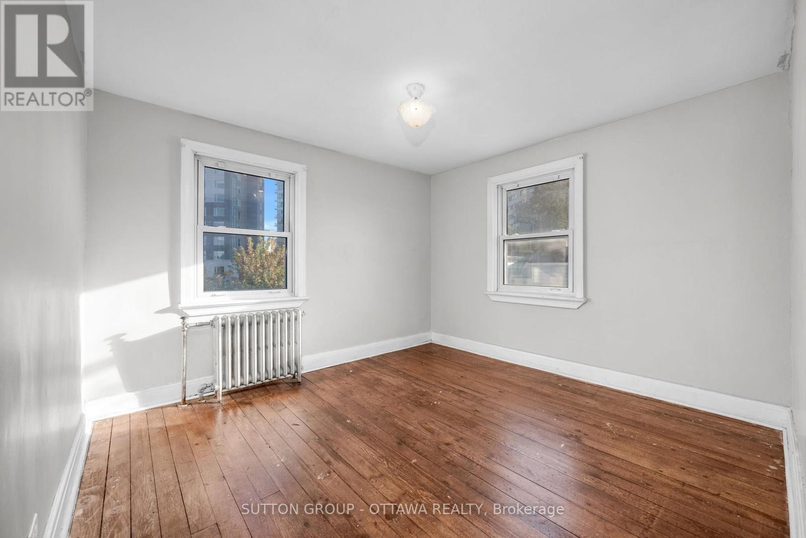 












82 GENEST STREET

,
Ottawa,




Ontario
K1L7Z2

