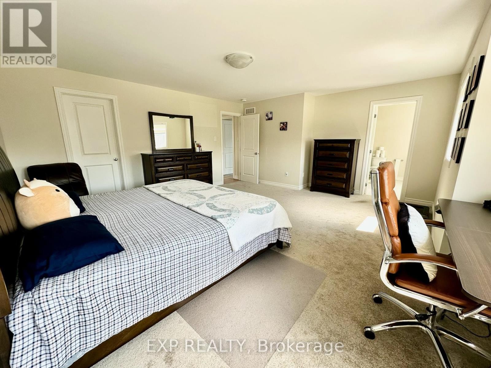 












712 NAMUR STREET

,
Russell,




Ontario
K0A1W0

