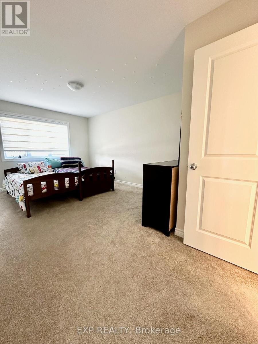 












712 NAMUR STREET

,
Russell,




Ontario
K0A1W0

