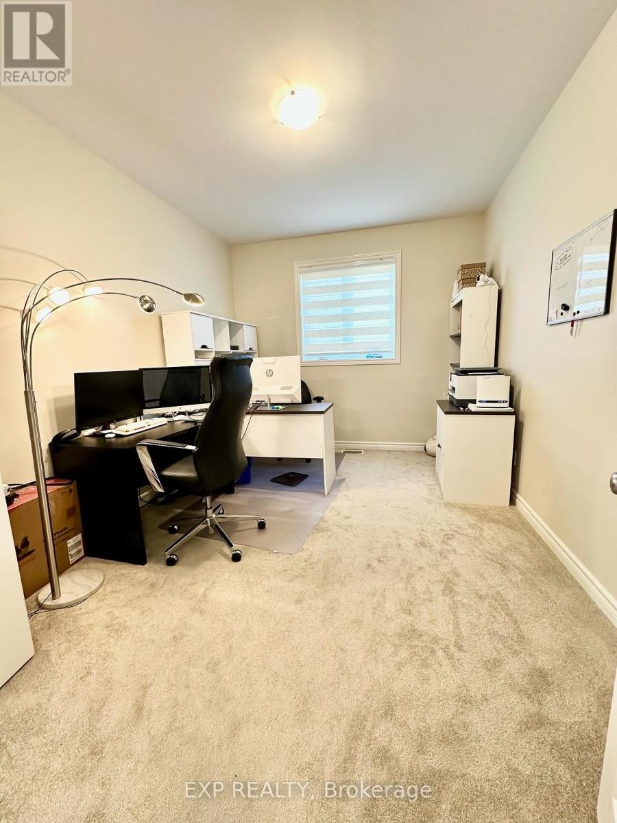 












712 NAMUR STREET

,
Russell,




Ontario
K0A1W0

