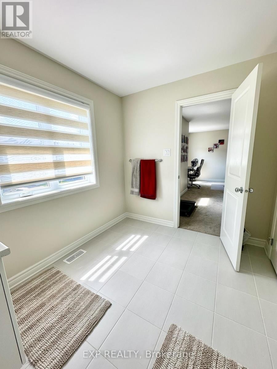 












712 NAMUR STREET

,
Russell,




Ontario
K0A1W0

