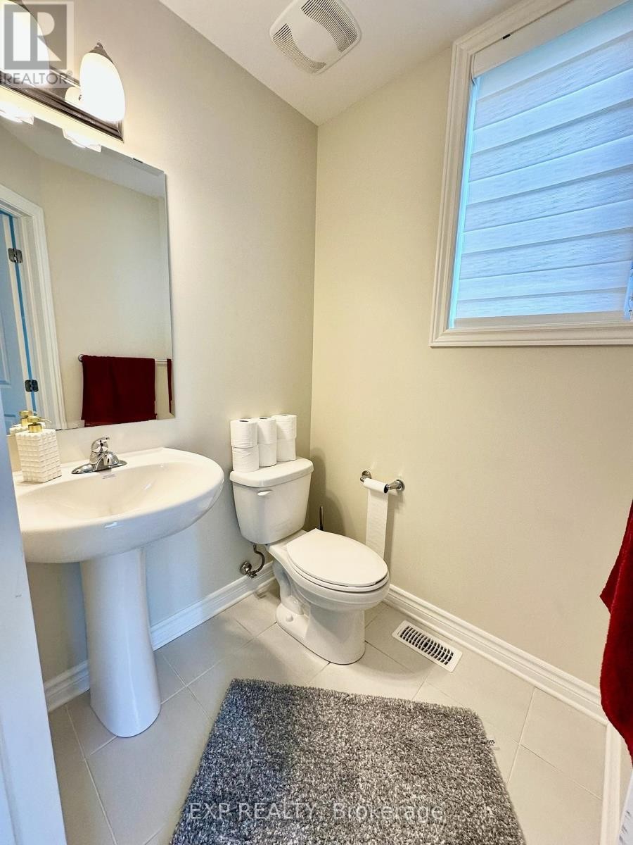 












712 NAMUR STREET

,
Russell,




Ontario
K0A1W0

