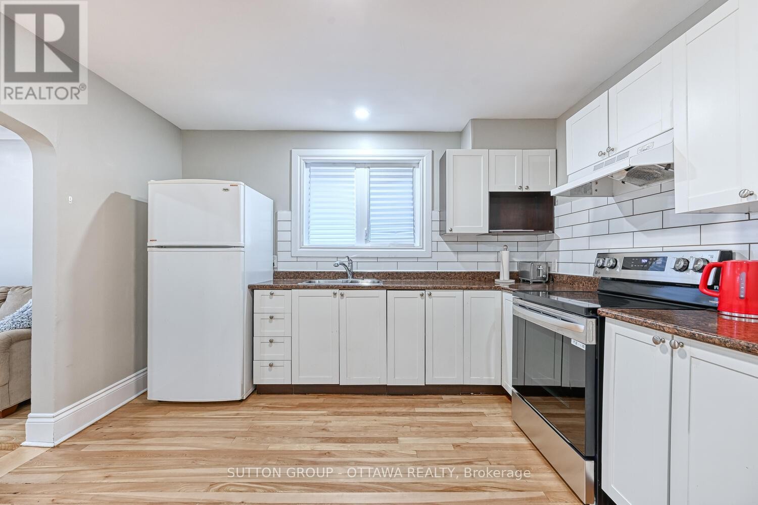 












154-156 DAGMAR AVENUE

,
Ottawa,




Ontario
K1L5T2

