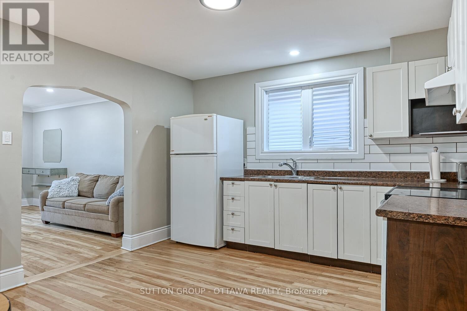 












154-156 DAGMAR AVENUE

,
Ottawa,




Ontario
K1L5T2

