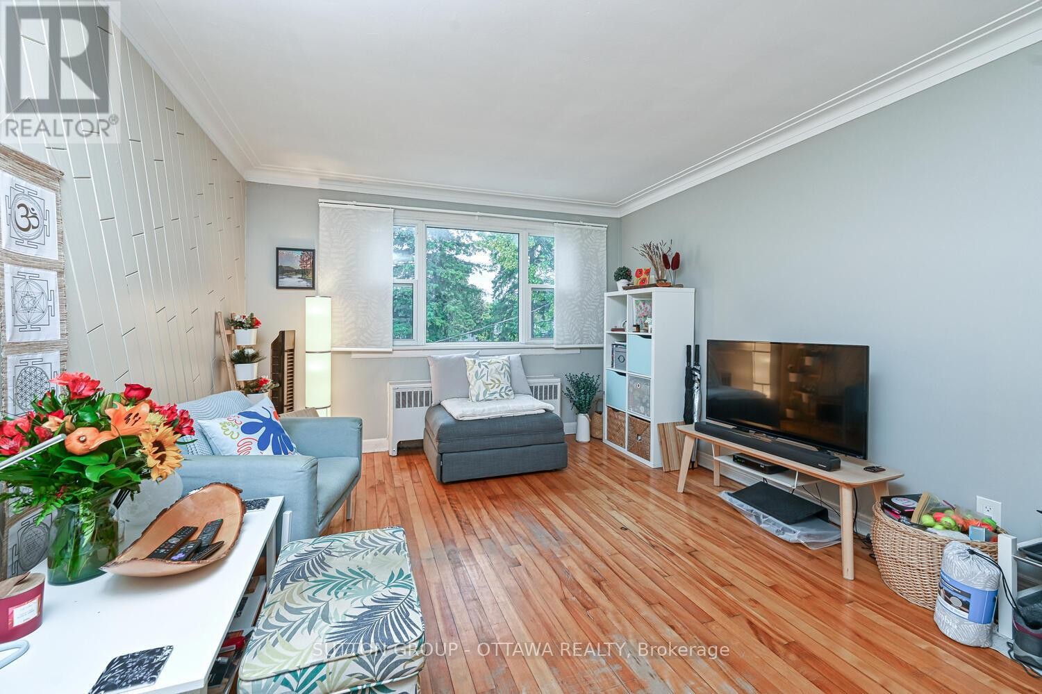 












154-156 DAGMAR AVENUE

,
Ottawa,




Ontario
K1L5T2

