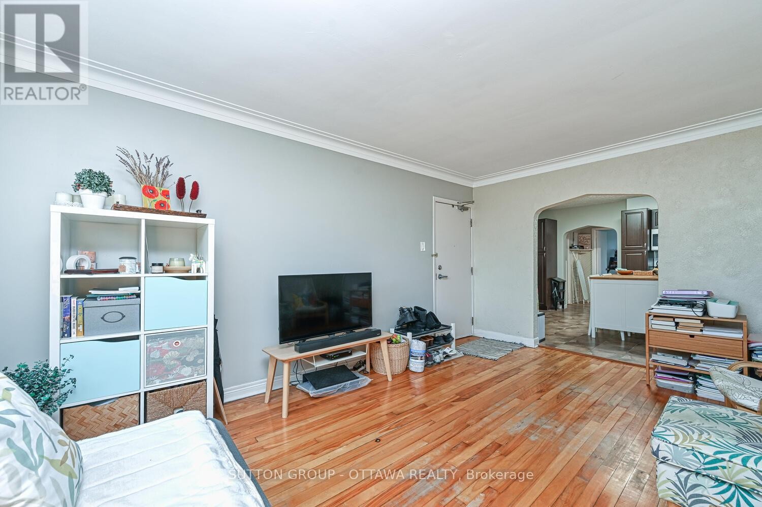 












154-156 DAGMAR AVENUE

,
Ottawa,




Ontario
K1L5T2

