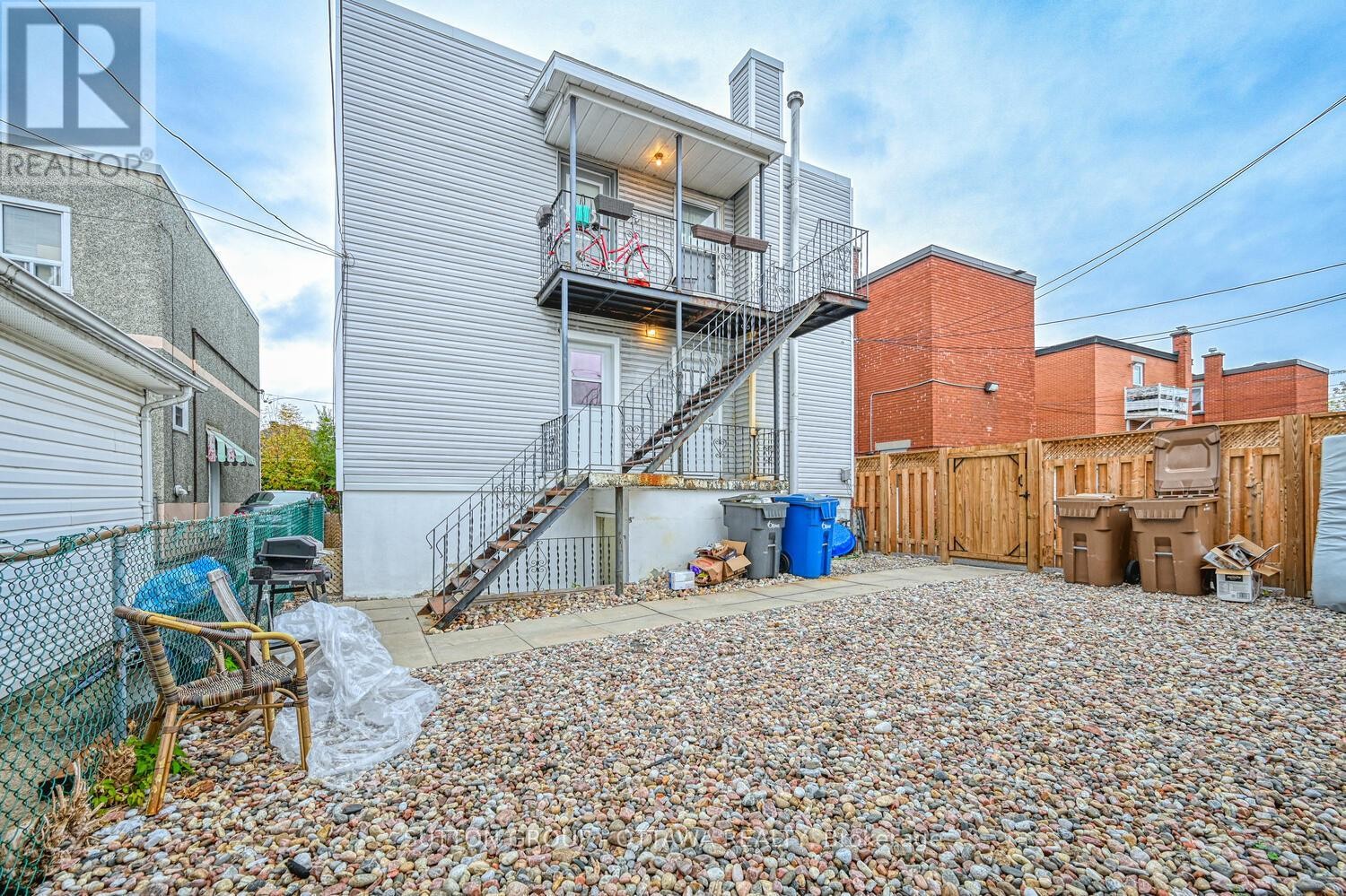 












154-156 DAGMAR AVENUE

,
Ottawa,




Ontario
K1L5T2

