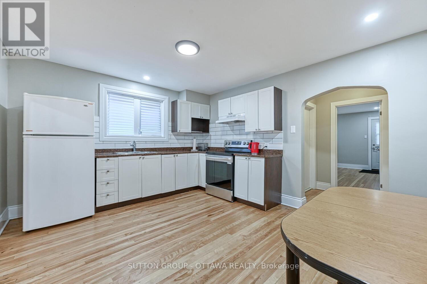 












154-156 DAGMAR AVENUE

,
Ottawa,




Ontario
K1L5T2

