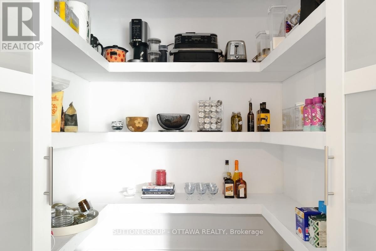 












308 - 1000 WELLINGTON STREET W

,
Ottawa,




Ontario
K1Y2X9

