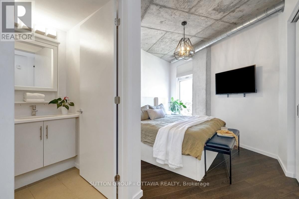 












308 - 1000 WELLINGTON STREET W

,
Ottawa,




Ontario
K1Y2X9

