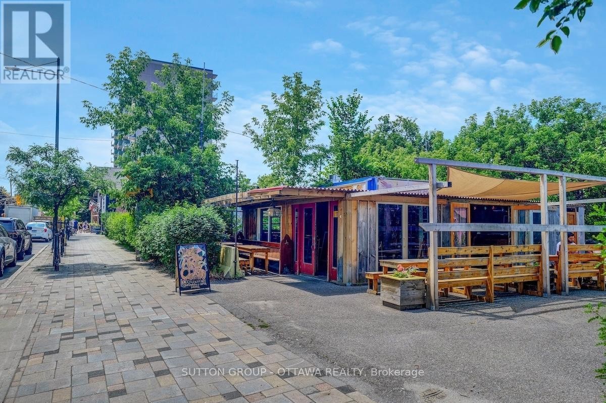 












308 - 1000 WELLINGTON STREET W

,
Ottawa,




Ontario
K1Y2X9

