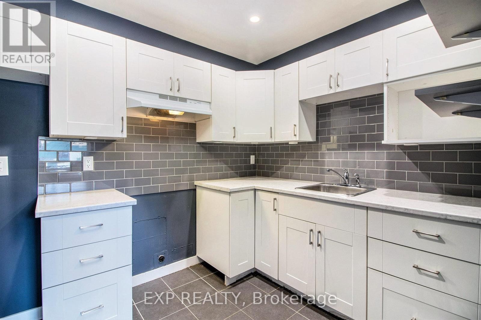 












1687 MEADOWBROOK ROAD

,
Ottawa,




Ontario
K1B4W6

