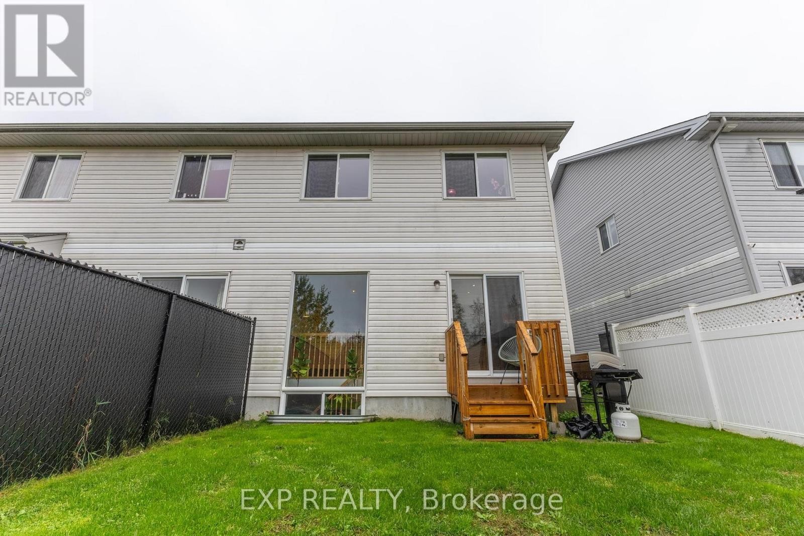 












2341 GLANDRIEL CRESCENT

,
Ottawa,




Ontario
K4A4S8

