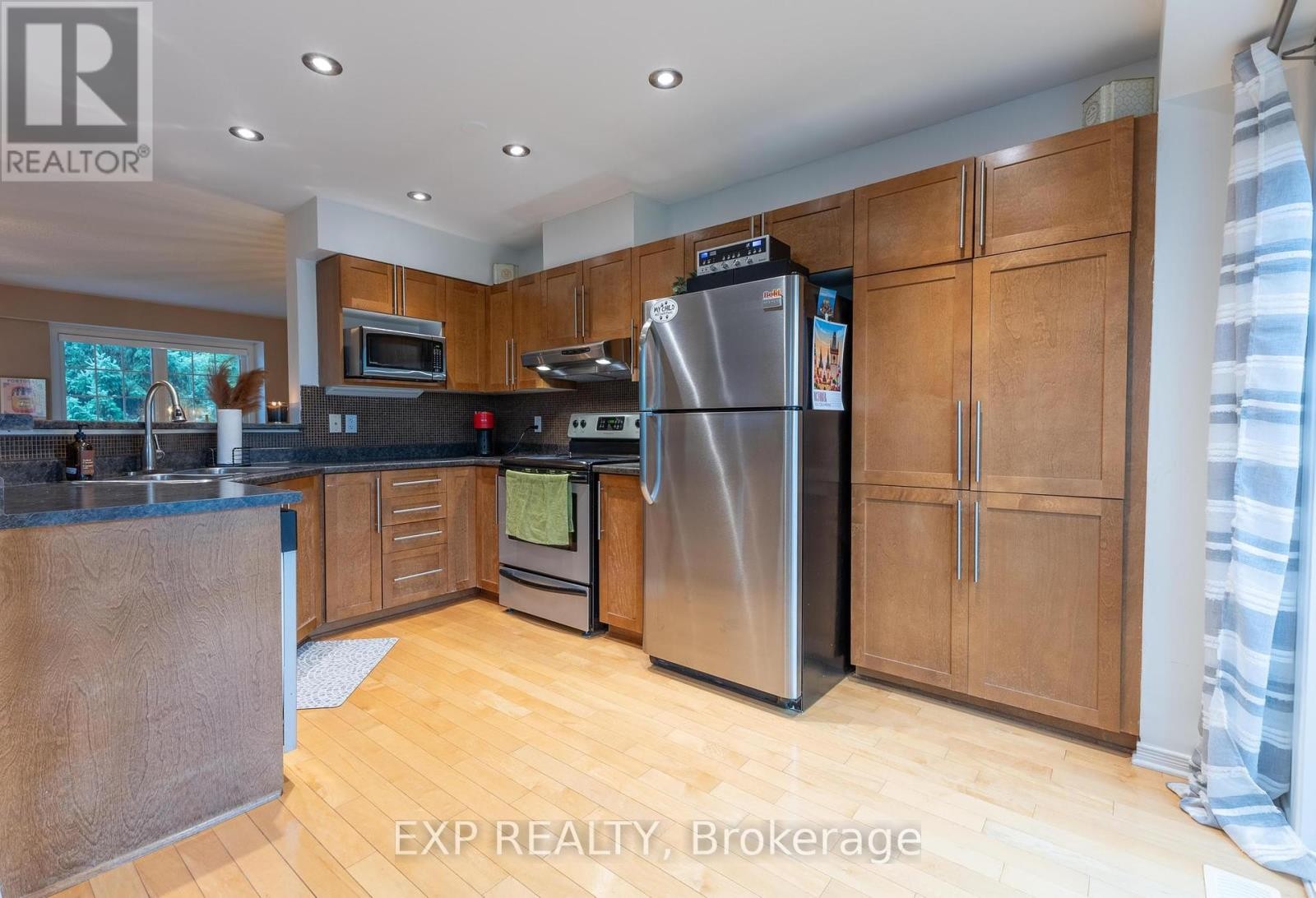












2341 GLANDRIEL CRESCENT

,
Ottawa,




Ontario
K4A4S8

